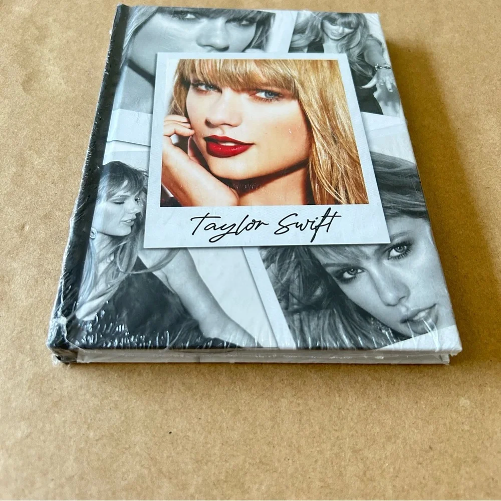 Taylor Swift Collectible Hardcover Book Taylor Swift Spotlight On A Legend Book - Picture 2 of 12